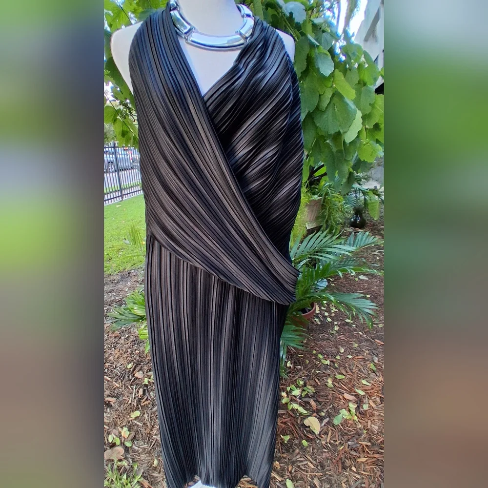🔥ASOS DRAPED Black PLISSE HALTER Maxi Dress Size 10 EUC - Picture 7 of 12